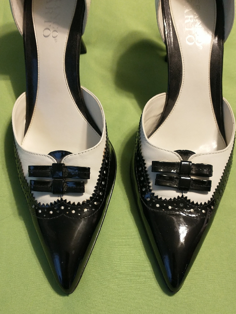 Vintage Franco Sarto Black and White Wing Tip Pumps - Picture 3 of 10
